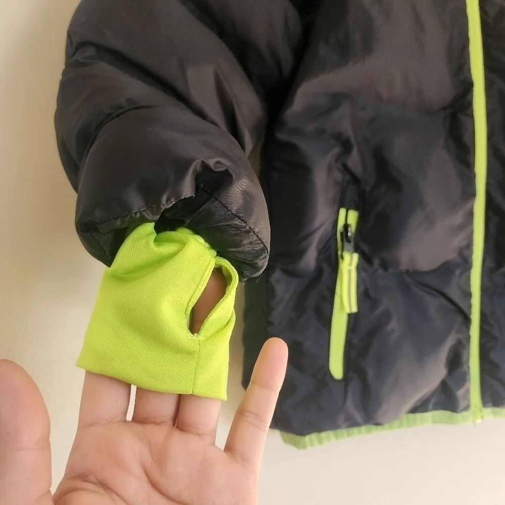 C9 Champion boys blue puffer jacket w/ neon and thumbholes size XS 4-5